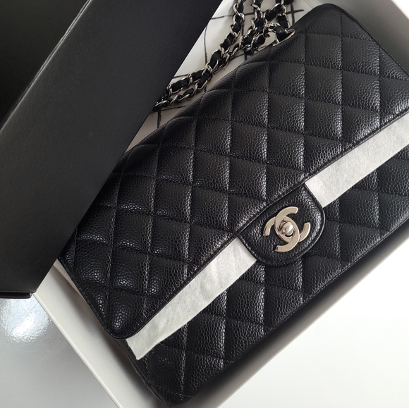 *Sold* Chanel Classic Medium Caviar Flap Bag - Picture 3 of 9